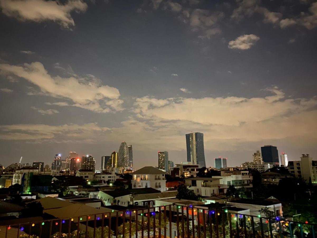 The Local Ari Hostel Bangkok Exterior foto